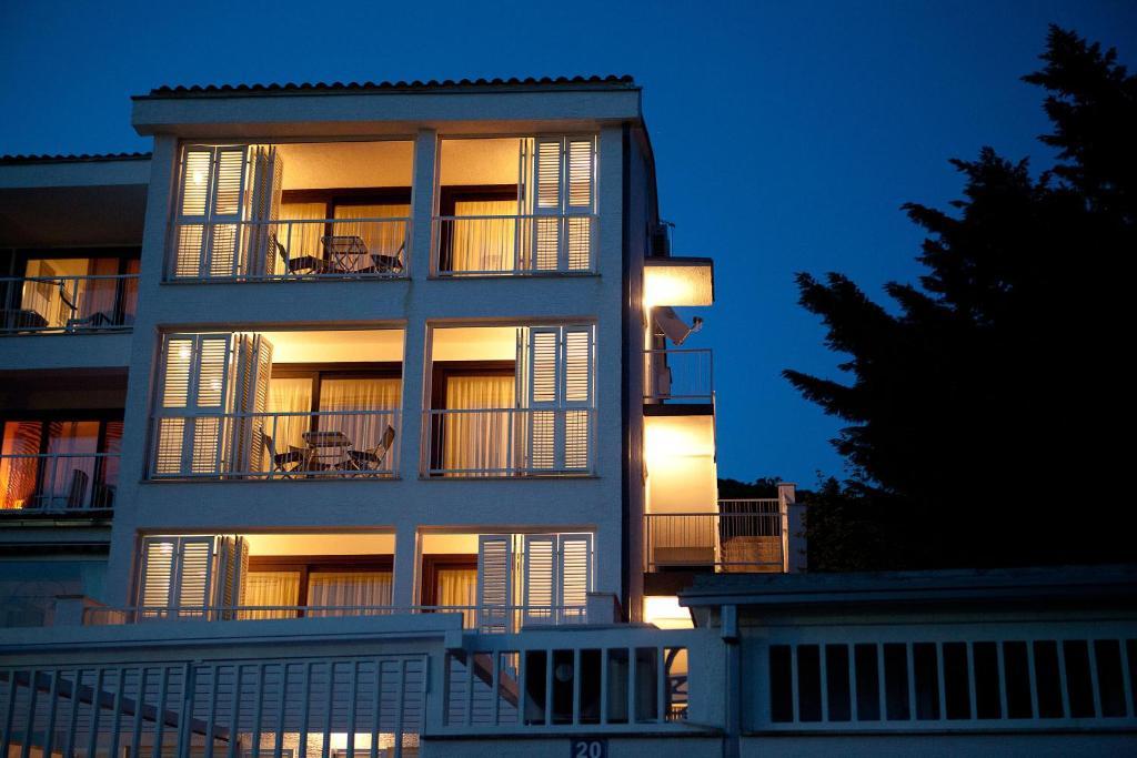 Apartments Casa Bianca Crikvenica Buitenkant foto